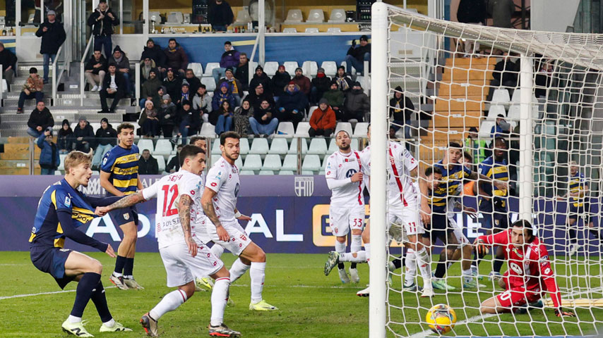 กัลโช่ ซีรีย์ อา อิตาลี : ปาร์มา VS Monza